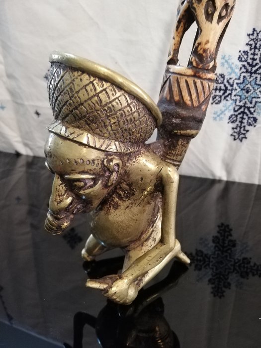 Pipe africaine de collection (anthropomorphe) - Bronze & os - Bamun / Bamoun - Cameroun 