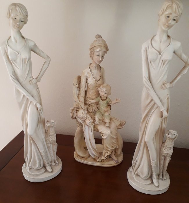 collezione galileo - Sculptures of female figures (3)