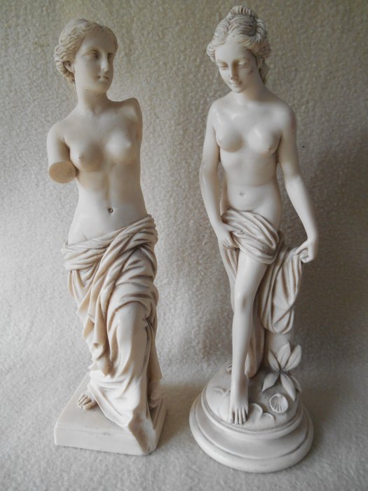 G Ruggeri                                                                 - Conjunto de esculturas de alabastro estátuas Vênus de Milo (2) - Alabastro