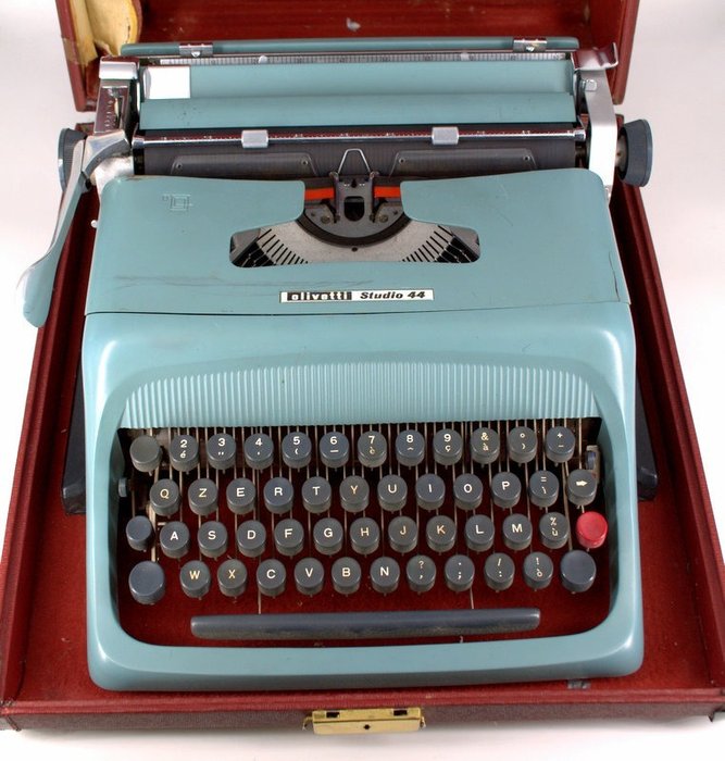 OLIVETTI studio 44  - Maszyna do pisania - Projektant Marcello Nizzoli - Olivetti Studio 44 - produkt wzornictwa przemysłowego 1952 '
