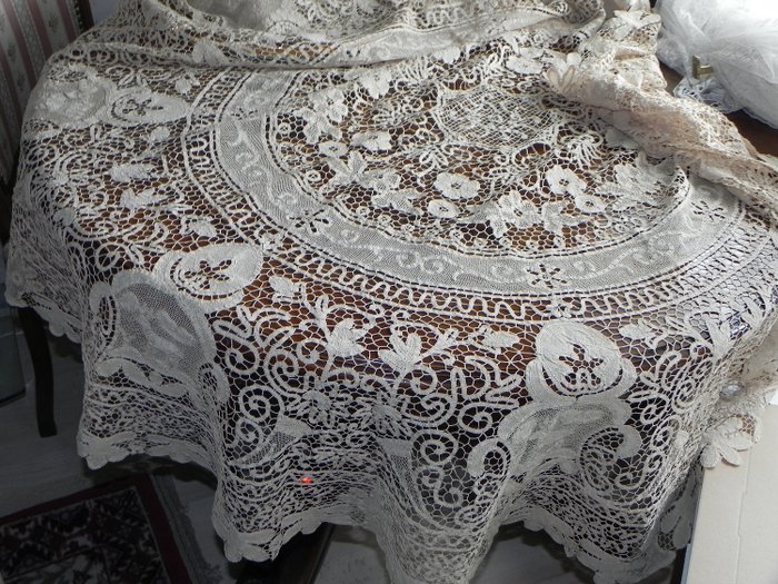 Antique Venetian Lace Tablecloth Richelieu Embroidery Handmade (1) - Cotton