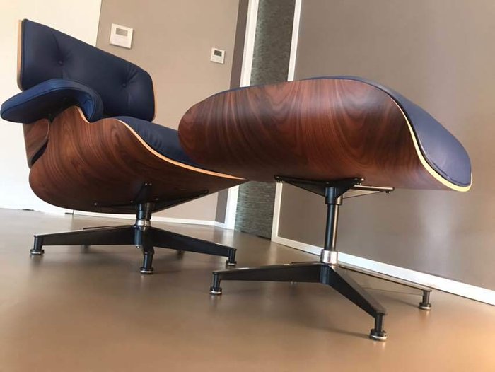Charles Eames - Herman Miller - Armchair, Stool (2) - 670 Lounge Chair