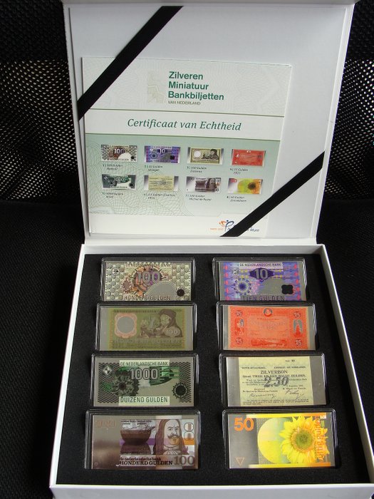 Nederländerna - Cassette "Zilveren Miniatuur Bankbiljetten 2017'  gekleurd 8 stuks