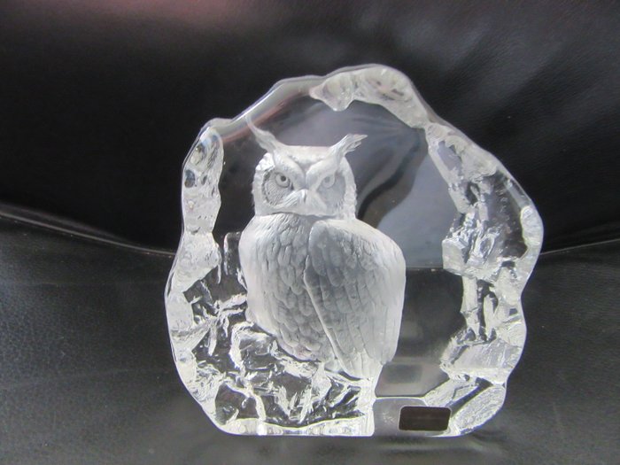 Mats Jonasson, Maleras Sweden - fermacarte, pieno cristallo al piombo. Aquila gufo (1) - Cristallo