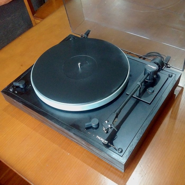 Thorens - TD 146 MK VI - 2-Speed Belt-Drive Suspended Chassis  - Tocadiscos
