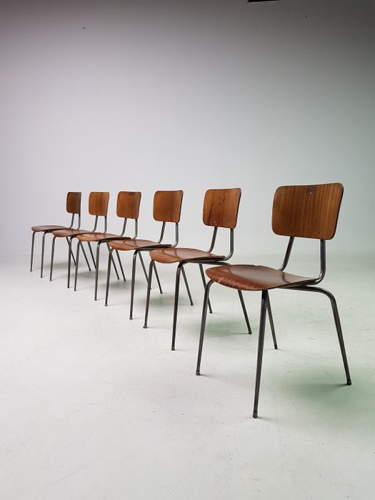 Niels Larsen - Set di 6 sedie impilabili da vecchia scuola