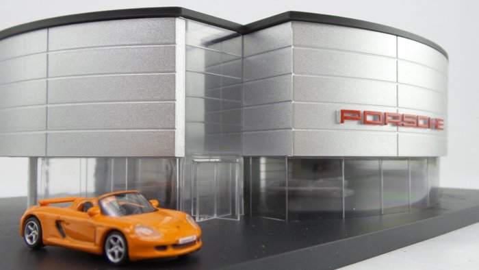 Schuco, Vollmer H0 - 5606 - Scenery - Porsche Showroom Dealer with Porsche Carrera GT