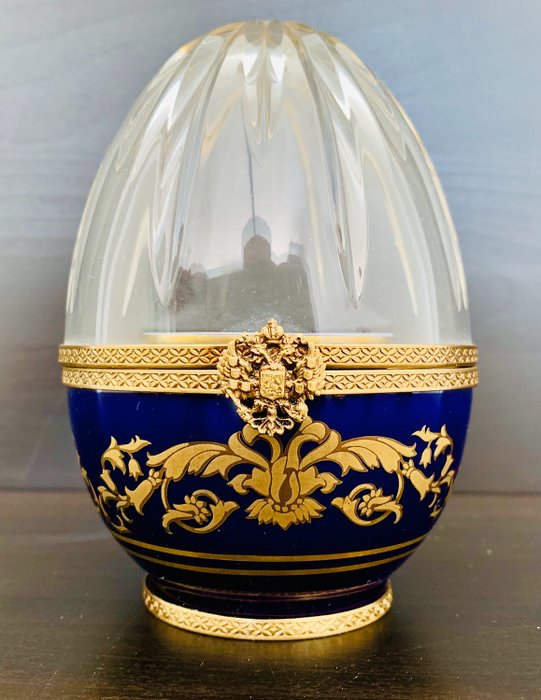 Fabergé - Kaiserliche Sammlung - Das Fabergé Royal Celebration Egg - Hergestellt aus feinstem französischen Limoges-Porzellan, Akzentuiert in 24 Karat Gold