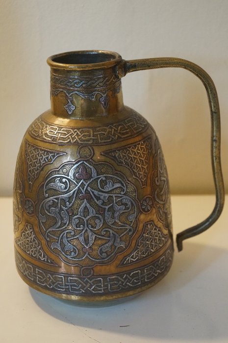  Silver and copper inlaid brass pitcher - Brass, Copper, Silver inlay - Syria/ Egypt - 19th century