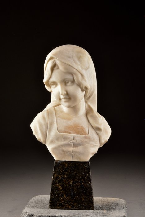Johann Bläsche - 半身像, 年輕的女孩 (1) - 大理石, 雪花石膏 - 大約1900年