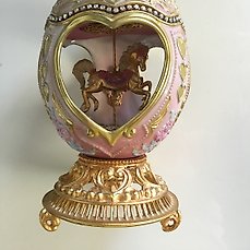 Karussell rosa NEU wunderschöne Spieluhr im Stil eines Faberge Ei als Pferde 
