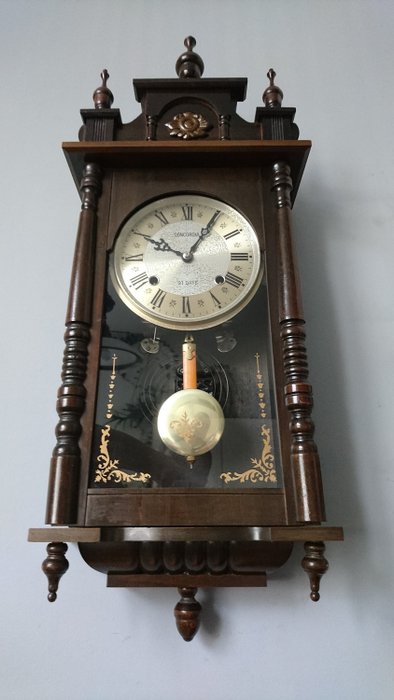 Concordia - Wall clock - Wood
