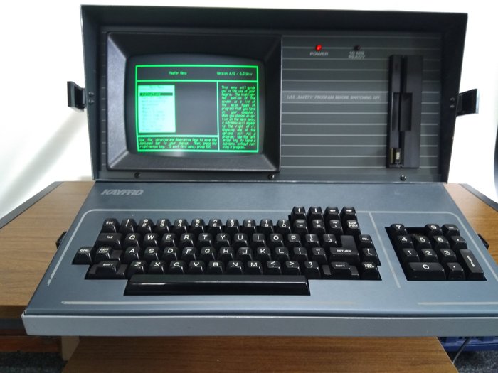 Kaypro 10 - Vintage hordozható számítógép - Holland nyelv