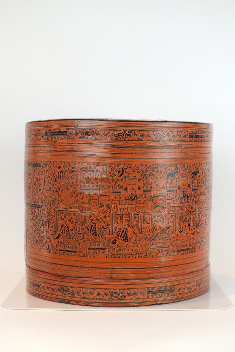 Betelbox - Lacquer, Wood - A Large Betel Box - Burma - 19th century