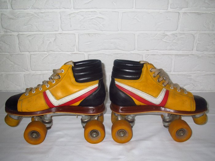 Saturn, Redstone roller skates, size 40, around 1975 - metal, leather, rubber