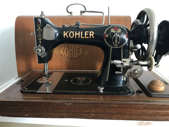 Kohler  - Symaskin, Symaskin med trästoftillbehör, 1930-talet - Järn (gjutjärn/smidesjärn)