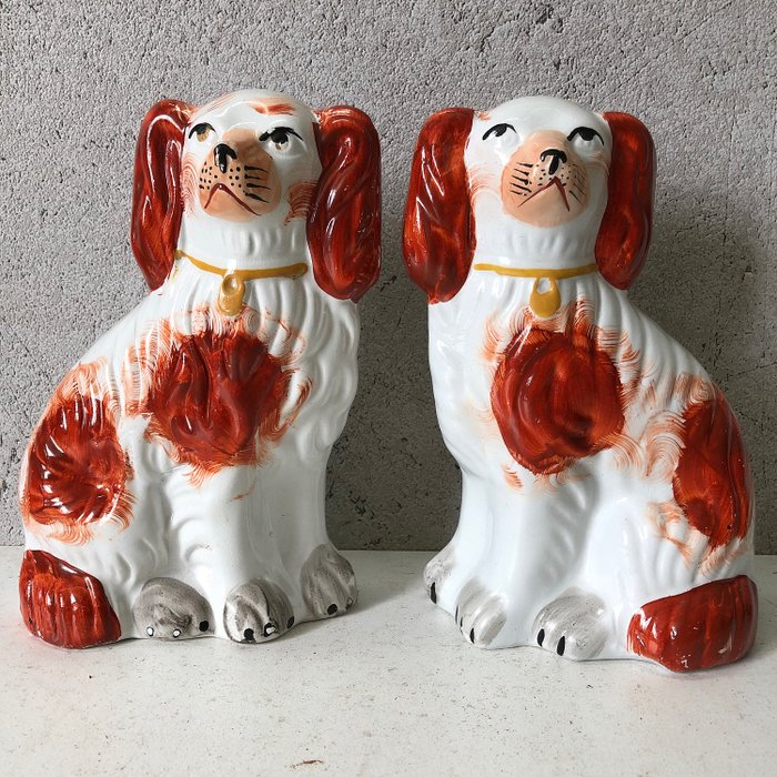 Pair of Staffordshire dogs (2) - Ceramic