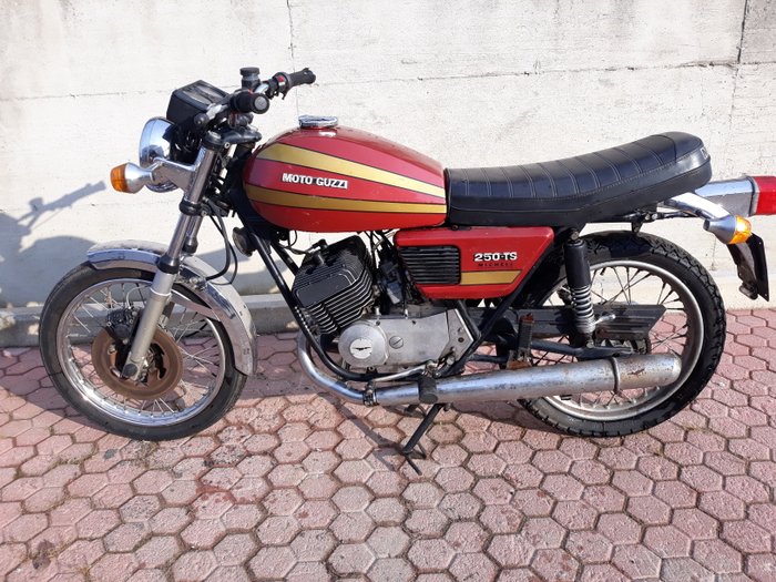 Moto Guzzi - TS  - 250 cc - 1976
