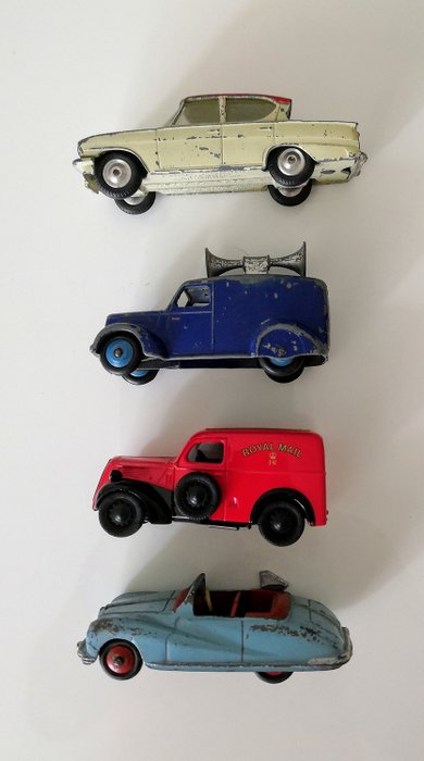 Dinky Toys - 1:43 - Dinky Toys, Corgi Toys - 4x modeller