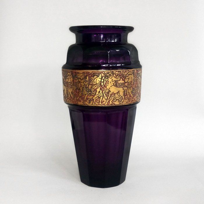 Moser  - Amethyst Glass Vase med Gilt Freeze