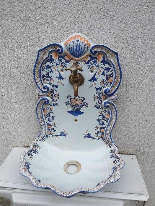 Fontana in maiolica di Vieux Rouen con rubinetto (1) - Terracotta - 1950