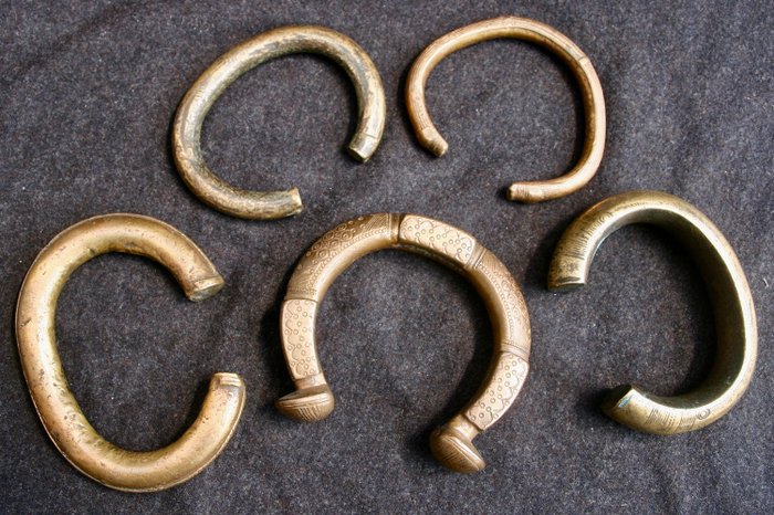 5 braccialetti in lega di rame africano - Costa d'Avorio e varie (5) - Lega metallica - Africa Occidentale 