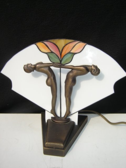 Loevski & Loevsky Wmc  - Zeer fraaie Art deco stijll tafel lamp  - Bronskleurig gegoten witmetaal / glas in lood ,