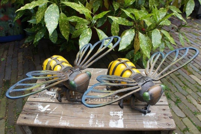 Set of garden ornament wasps / bees - Glass, Iron (cast/wrought)