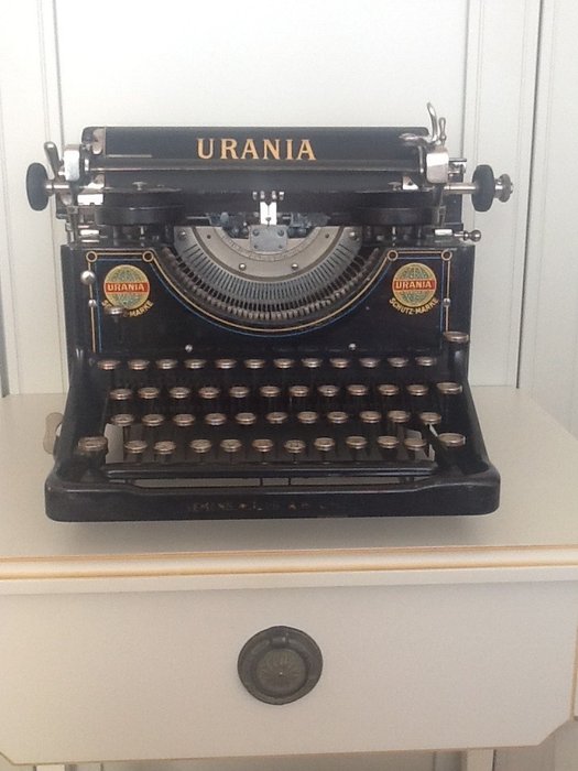 URANIA - Maquina de escribir URANIA 