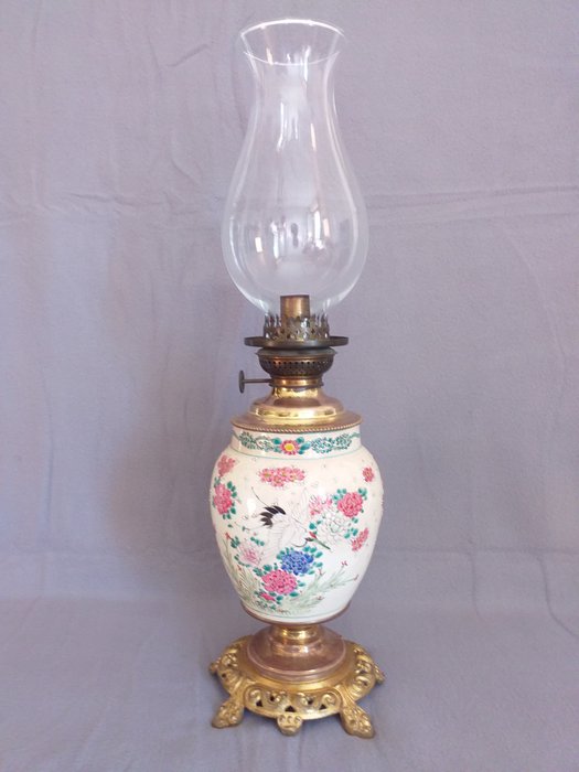 Antica lampada a petrolio - Satsuma - Bronzo dorato, Porcellana, Vetro - Giappone - Inizio XX secolo