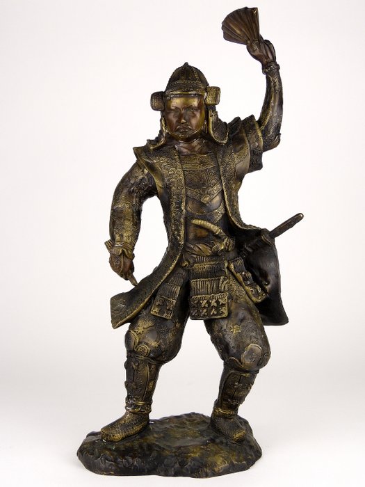 Skulptur - Bronze - Large statue of Samurai warrior with Gunbai war fans - Japan - Ende des 20. Jahrhunderts