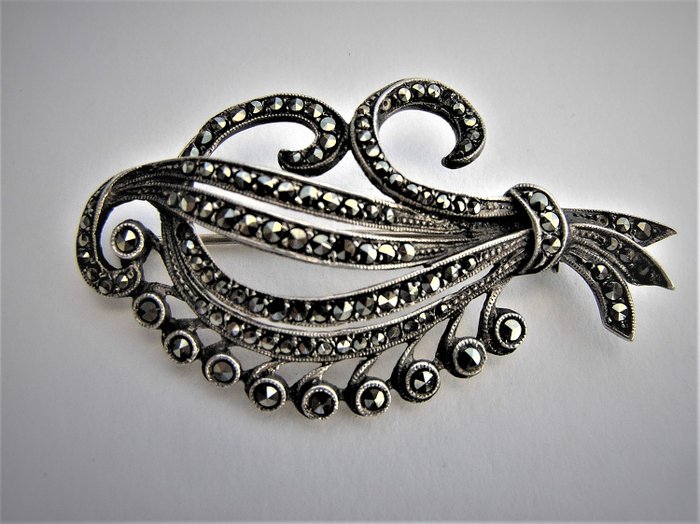 835 Silver - Art Deco brooch with Marcasite occupation - Marked with maker's mark A .. D
