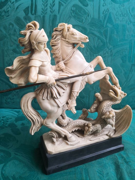 G. Ruggeri - Estátua de São Jorge e o dragão - Pó de marfim