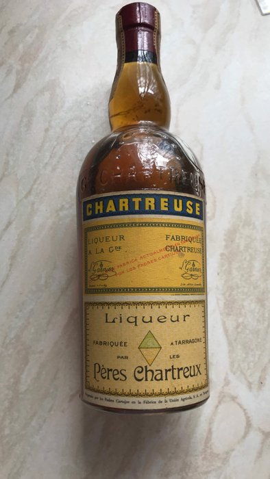 Chartreuse - Tarragona Yellow - half bottle - Pères Chartreux - b. 1950er Jahre, 1960er Jahre - 0,375 Liter