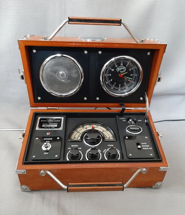 The Spirit of St. Louis - 收音機和鬧鐘 - 塑料，木材