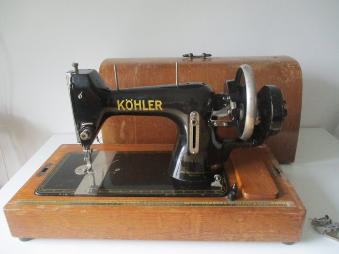 Köhler VEB   - 裁縫機, 20世紀50年代的防塵罩縫紉機 - 鐵（鑄／鍛）