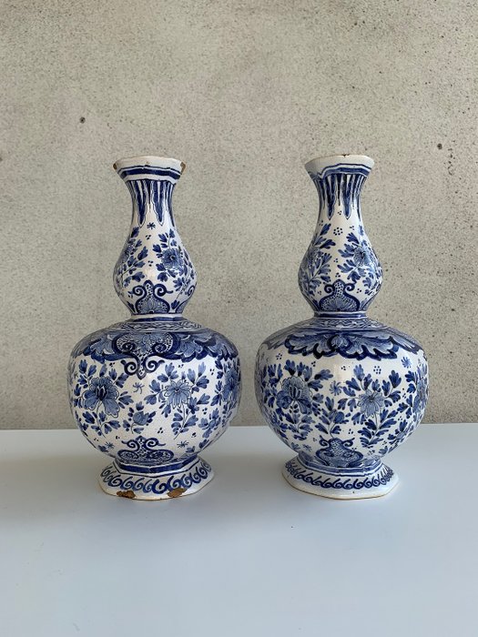 Pseudo-mark Pieter Adrianus Kocx, De Grieksche A - Paire de vases double courge en Delft - Étain glacé