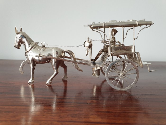 Silberne Miniatur, Indonesisches djokja silbernes Pferd und Wagen - .838 Silber - TOM - Indonesien - Zweite Hälfte des 20. Jahrhunderts