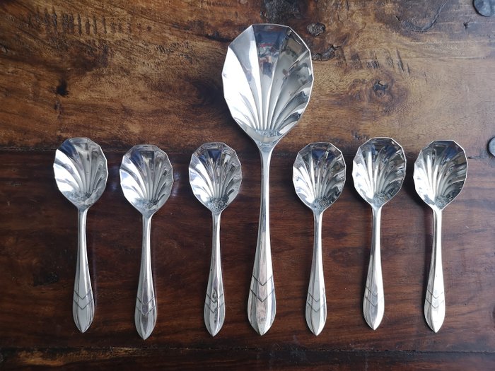Sheffield Scalloped shell fruit dessert spoons set of 6 and large serving spoon  - Silverplate