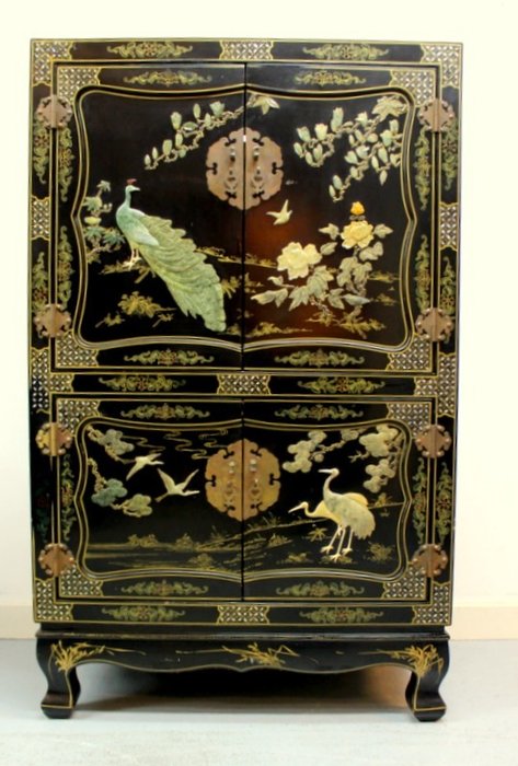 Antik lakskåp med jade och pärlemor - Jade, Pärlemor, Trä - Fauna och flora - Kina - 1960-1970