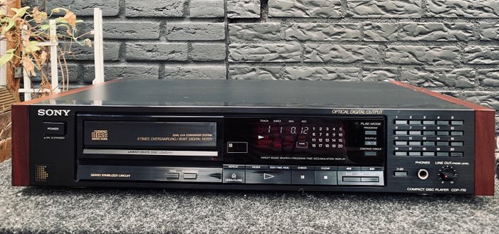 Sony - CDP-770  Stereo Compact Disc Player - CD Player