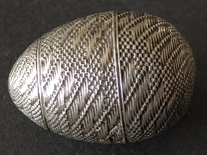 Hermoso huevo de pomander antiguo o muy raro o vinagreta / huevo con olor - plata - Alemania - Siglo XVIII
