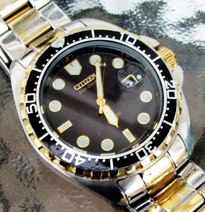 Citizen - Eco Drive Diver Magnified Date Two Tone 200M Submariner Homage - e110-s000149 - Homme - 2000-2010