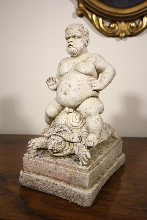 生殖雕塑在佛罗伦萨的Bacchino喷泉 - 复合石