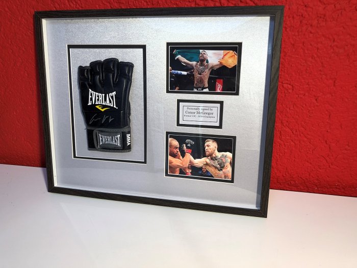 UFC - MMA  - Conor McGregor - Getekende UFC-handschoen
