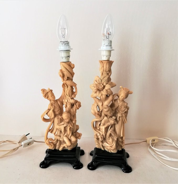 Santini - Ein Paar Tischlampen - Harz / Marmor und Alabaster