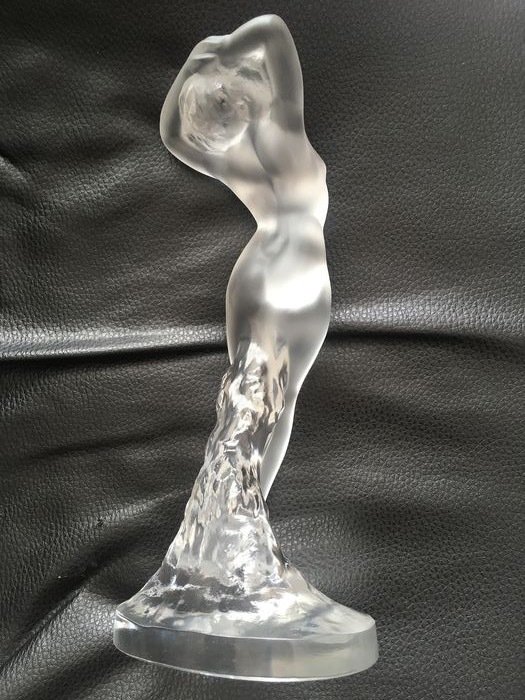 Lalique Marc - Frau Skulptur mit erhobenen Armen - Kristall