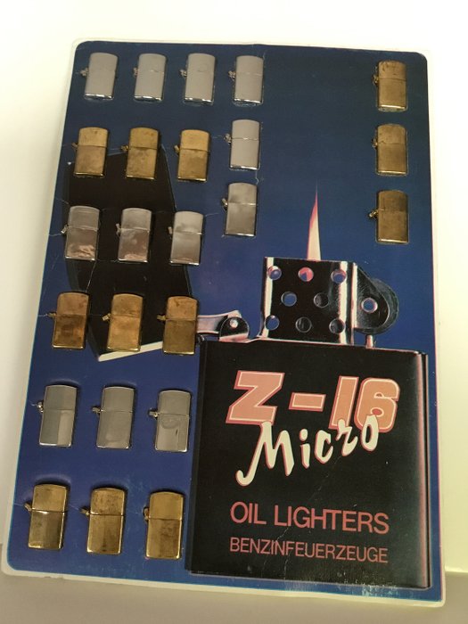 zippo Z-16 Micro - Kolekcjonerskie przedmioty-Vintage posiadacz reklamy Zippo Micro Z-16 zapalniczek olejowych, 24 mini zapalniczki - Posrebrzany, Pozłacany