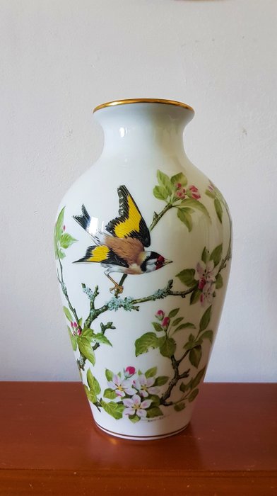 Franklin Mint  - Vase - Porcelain