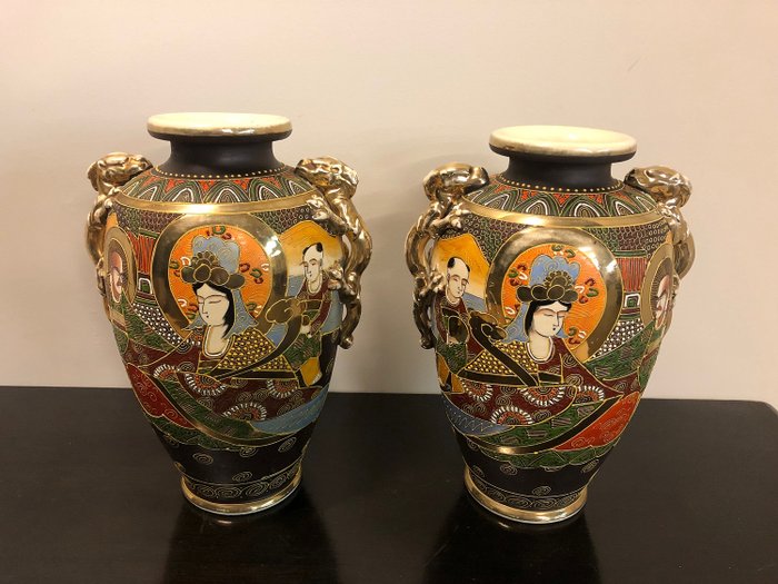 Vaze Satsuma cu mâner dragon (2) - Porțelan - Gemerkt 'Kinzan' 金山 - Japonia - Prima jumătate a secolului 20